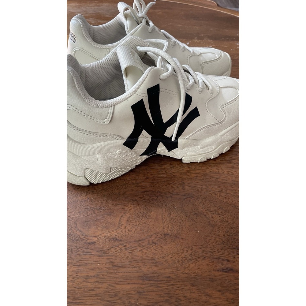 MLB Big Ball Chunky A New York Yankees Beige 3ASHC101N - SI0721 US women's 6.5